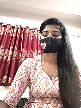 Queen-Any online show from November 14, 2025, 8:40 pm