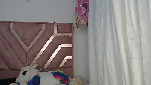 Snapshot of Rose_Baker- chatting on October 14, 2025, 3:51 am Rose Baker- online show from October 14, 2025, 3:51 am