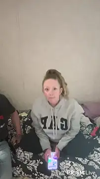 Snapshot of amandatheblondewife chatting on December 5, 2025, 9:29 am amandatheblondewife online show from December 5, 2025, 9:29 am