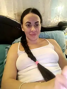 Snapshot of Stefaniyaxq chatting on October 13, 2025, 8:53 pm Stefaniyaxq online show from October 13, 2025, 8:53 pm