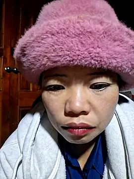 miomio-12 online show from October 25, 2025, 9:42 pm