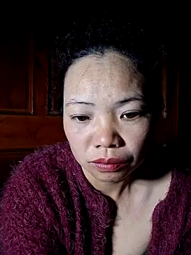 miomio-12 online show from October 28, 2025, 9:50 pm