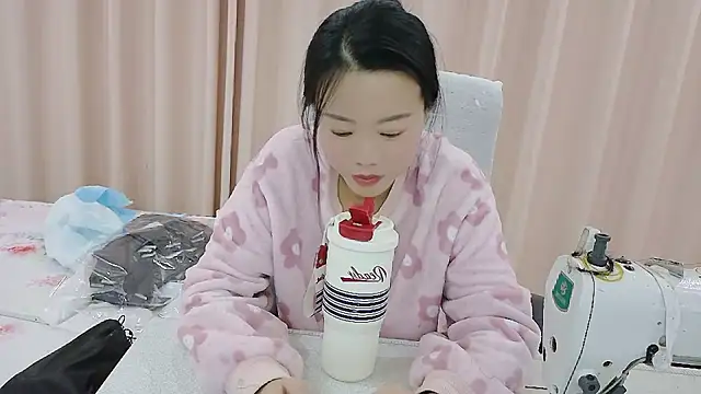 Snapshot of CCOO520 chatting on October 28, 2025, 2:09 pm CCOO520 online show from October 28, 2025, 2:09 pm