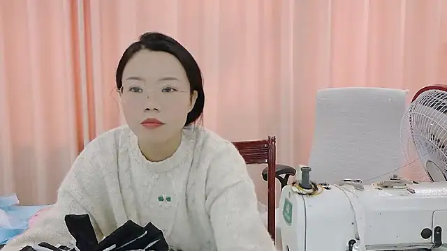 Snapshot of CCOO520 chatting on October 29, 2025, 7:43 am CCOO520 online show from October 29, 2025, 7:43 am