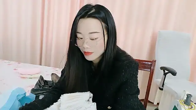 Snapshot of CCOO520 chatting on November 5, 2025, 3:50 am CCOO520 online show from November 5, 2025, 3:50 am