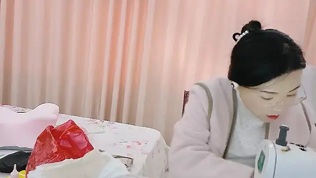 Snapshot of CCOO520 chatting on November 7, 2025, 6:02 am CCOO520 online show from November 7, 2025, 6:02 am