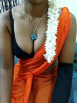 Snapshot of Chennai-couples chatting on December 1, 2025, 4:34 pm Chennai-couples online show from December 1, 2025, 4:34 pm