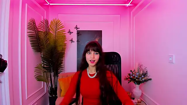 Snapshot of TiffanyYounge chatting on November 17, 2025, 7:41 pm TiffanyYounge online show from November 17, 2025, 7:41 pm