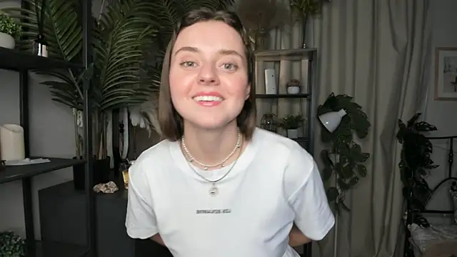 Snapshot of ThelmaJusto chatting on October 19, 2025, 2:50 pm ThelmaJusto online show from October 19, 2025, 2:50 pm