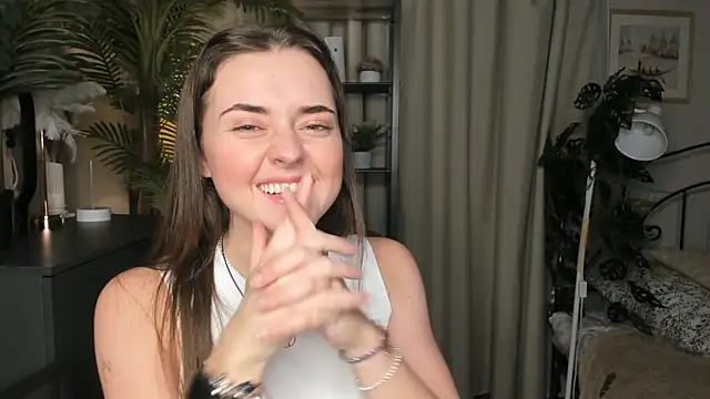 Snapshot of ThelmaJusto chatting on November 17, 2025, 3:51 pm ThelmaJusto online show from November 17, 2025, 3:51 pm