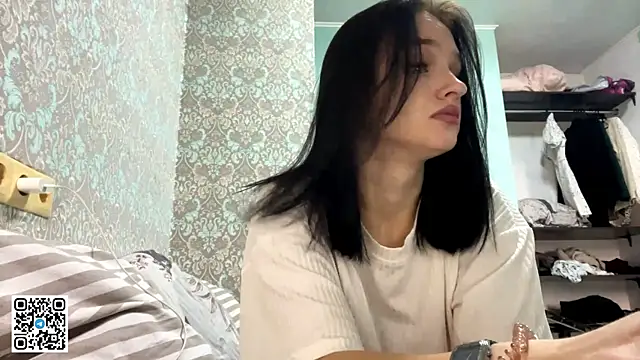 Snapshot of SorayaTrieger chatting on October 19, 2025, 9:32 am SorayaTrieger online show from October 19, 2025, 9:32 am