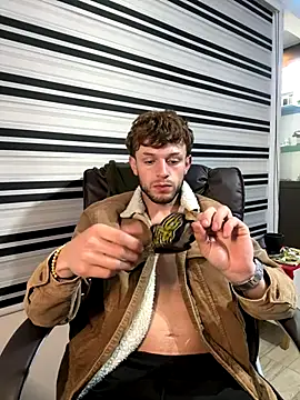 noah red online show from October 30, 2025, 1:40 am