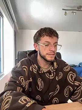 noah red online show from November 17, 2025, 4:35 pm