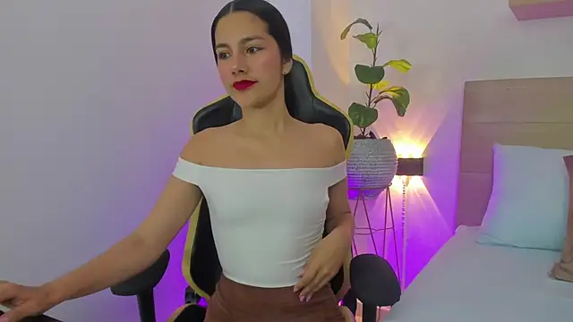 Snapshot of kaitt_ chatting on November 5, 2025, 12:49 pm kaitt online show from November 5, 2025, 12:49 pm