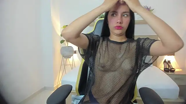 Snapshot of kaitt_ chatting on December 3, 2025, 12:36 pm kaitt online show from December 3, 2025, 12:36 pm