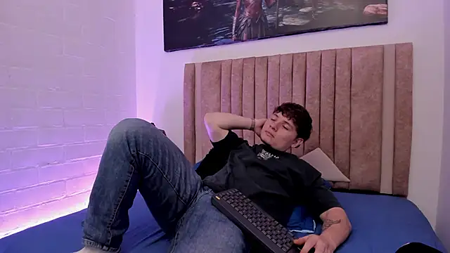 Leoo Miller online show from November 23, 2025, 5:07 am