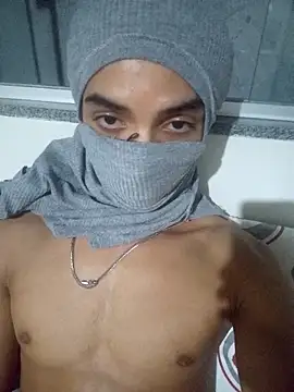 Snapshot of Hickz chatting on October 5, 2025, 4:22 am Hickz online show from October 5, 2025, 4:22 am