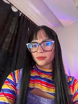 AlannaDollx online show from October 31, 2025, 1:23 pm