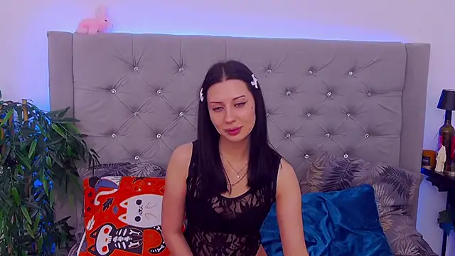 Snapshot of MaeAnna chatting on November 2, 2025, 4:37 am MaeAnna online show from November 2, 2025, 4:37 am