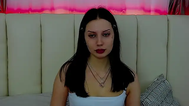 Snapshot of MaeAnna chatting on November 28, 2025, 5:21 am MaeAnna online show from November 28, 2025, 5:21 am