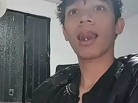 Snapshot of kristof1020 chatting on November 2, 2025, 11:07 pm kristof1020 online show from November 2, 2025, 11:07 pm