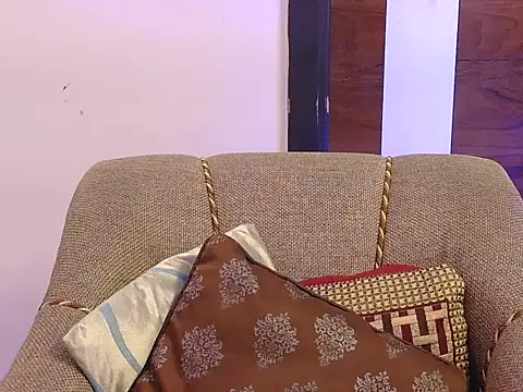 Snapshot of cute_zaraa chatting on November 12, 2025, 4:02 am cute zaraa online show from November 12, 2025, 4:02 am