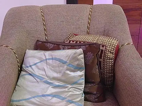 Snapshot of cute_zaraa chatting on November 19, 2025, 5:18 am cute zaraa online show from November 19, 2025, 5:18 am