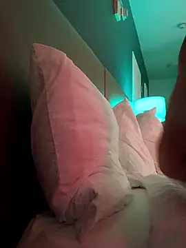 Snapshot of nvthvn555 chatting on October 31, 2025, 8:04 am nvthvn555 online show from October 31, 2025, 8:04 am