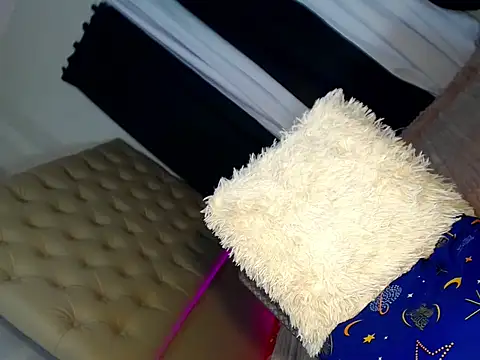 Snapshot of sexy_calista chatting on November 4, 2025, 1:32 pm sexy calista online show from November 4, 2025, 1:32 pm