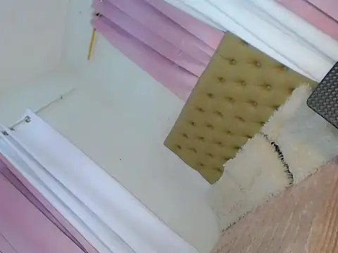 Snapshot of sexy_calista chatting on December 18, 2025, 10:49 pm sexy calista online show from December 18, 2025, 10:49 pm