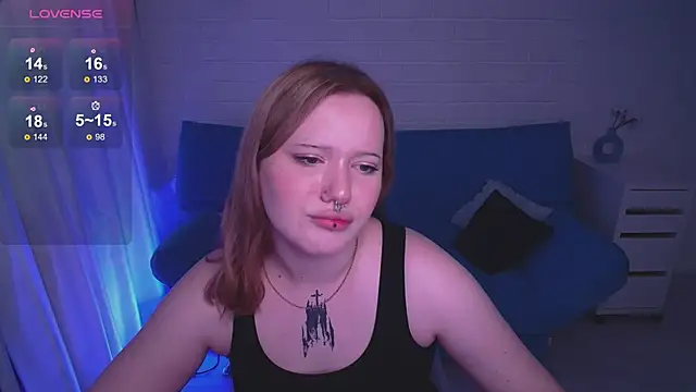 AuroraMour online show from October 18, 2025, 1:01 pm