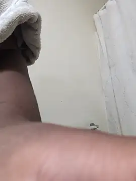 Snapshot of only_liyah chatting on October 29, 2025, 6:37 am only liyah online show from October 29, 2025, 6:37 am