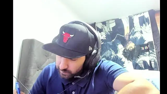 coolfriki online show from December 17, 2025, 1:44 am