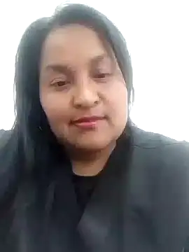 lucia00xx online show from November 5, 2025, 6:52 pm