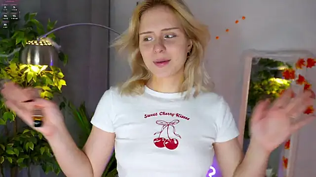 Snapshot of Mol_l_y chatting on November 3, 2025, 2:40 pm Mol l y online show from November 3, 2025, 2:40 pm