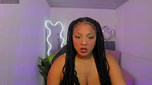 THIANA TAY online show from November 30, 2025, 3:10 am