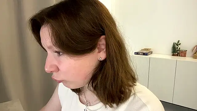 TamekiaSamii online show from November 17, 2025, 7:03 am