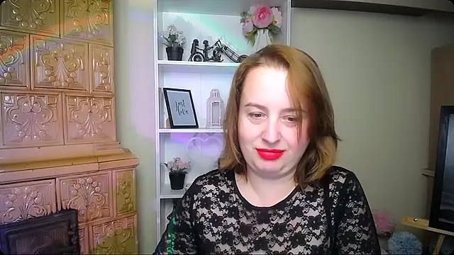 HelenFl online show from November 21, 2025, 7:40 am