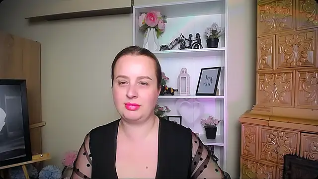 HelenFl online show from November 24, 2025, 8:03 am