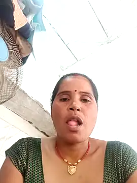 Snapshot of Nm_sanjna chatting on October 19, 2025, 4:24 am Nm sanjna online show from October 19, 2025, 4:24 am