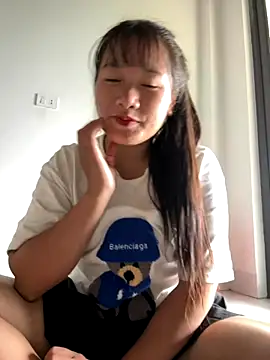 Snapshot of TrangNemo chatting on October 21, 2025, 5:41 am TrangNemo online show from October 21, 2025, 5:41 am