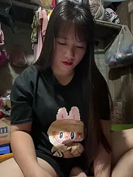 Snapshot of TrangNemo chatting on November 7, 2025, 6:19 pm TrangNemo online show from November 7, 2025, 6:19 pm