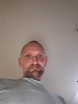 Remello1 online show from October 24, 2025, 11:34 pm