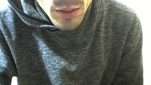 Snapshot of MakabulaAndrey chatting on October 20, 2025, 9:32 am MakabulaAndrey online show from October 20, 2025, 9:32 am