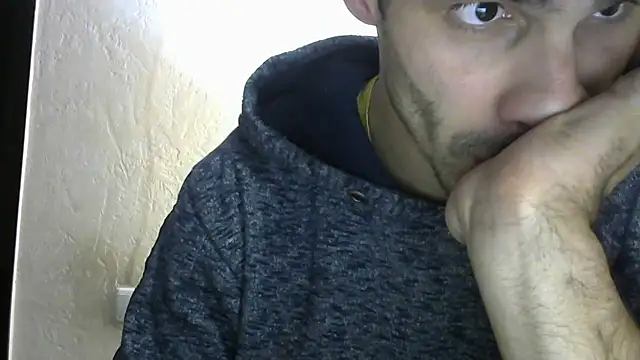 Snapshot of MakabulaAndrey chatting on November 16, 2025, 8:14 pm MakabulaAndrey online show from November 16, 2025, 8:14 pm