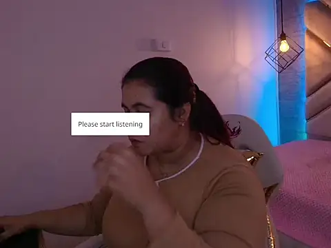 Snapshot of Addyy_02 chatting on October 18, 2025, 11:33 am Addyy 02 online show from October 18, 2025, 11:33 am