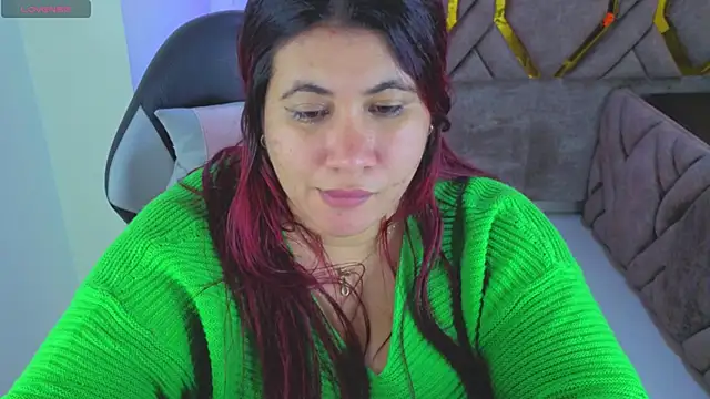 Snapshot of Addyy_02 chatting on December 14, 2025, 2:33 pm Addyy 02 online show from December 14, 2025, 2:33 pm