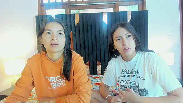 Sofy and Mia online show from October 8, 2025, 12:47 pm