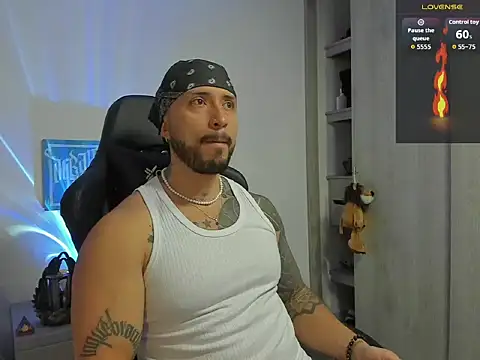 Snapshot of Dave-Max01 chatting on October 10, 2025, 11:09 am Dave-Max01 online show from October 10, 2025, 11:09 am