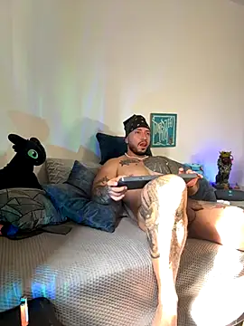 Snapshot of Dave-Max01 chatting on November 11, 2025, 1:55 pm Dave-Max01 online show from November 11, 2025, 1:55 pm